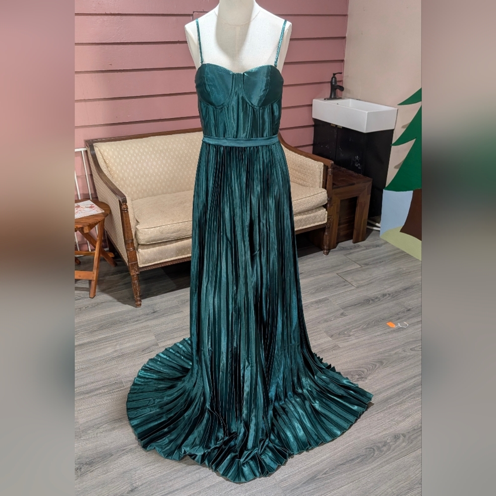 NWT Emerald Green Pleated Satin Gown